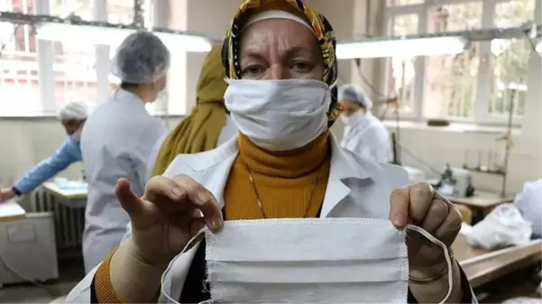 Manisa'daki lisede yıkanıp tekrar kullanılabilen maske üretiliyor