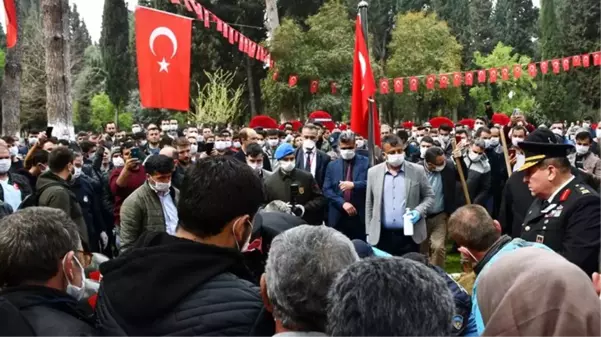 Şehit cenazesinde koronavirüs önlemi! Tabutu askerler dışında başkasının taşımasına izin verilmedi