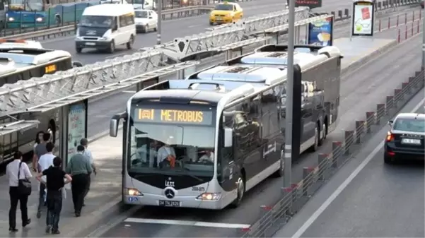 İstanbul'da toplu taşıma kullanımı ilk kez yüzde 90'ı aşan azalış gösterdi