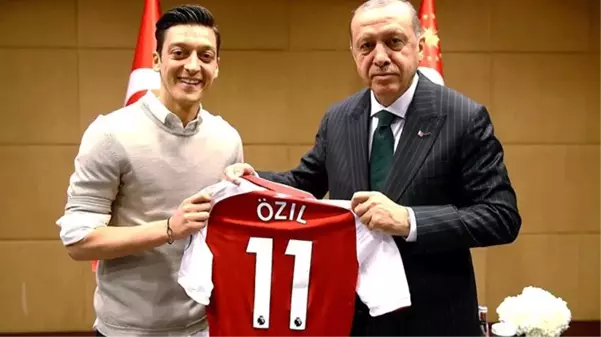 Erdoğan ile fotoğraf çektirdiği için Almanya'da tepki çeken ve bu yüzden milli takımı bırakan Mesut: Türk köklerime saygısızlık ettiler