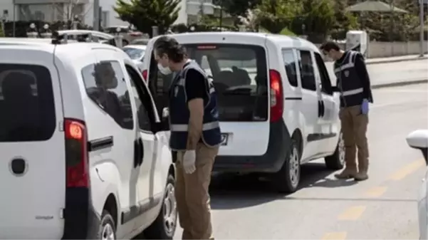 Ankara'da içinde birden fazla kişi bulunan özel araçlarda maske kullanımı zorunlu oldu