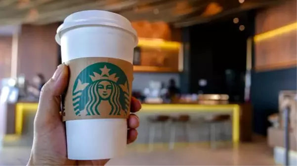 Koronavirüs salgını nedeniyle Starbucks'ın karı yarı yarıya azaldı