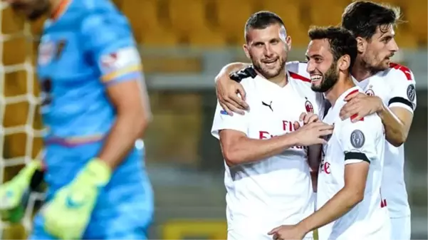 Hakan Çalhanoğlu, Milan'ın 4-1 kazandığı maçta yaptığı asistlerle izleyenleri büyüledi