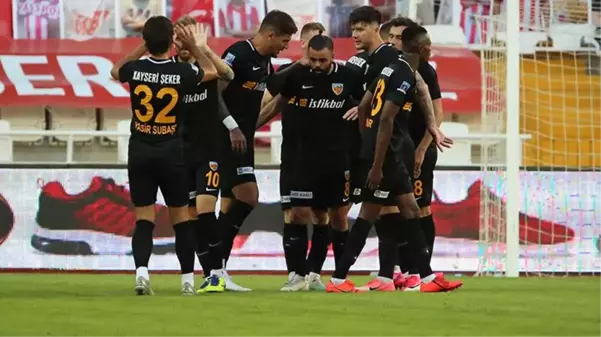 Demir Grup Sivasspor, sahasında Hes Kablo Kayserispor'a 2-0 mağlup oldu