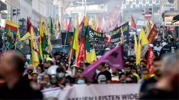 Avrupa'nın göbeğinde büyük kriz! PKK'lılarla bir olan polis, Türklere saldırdı