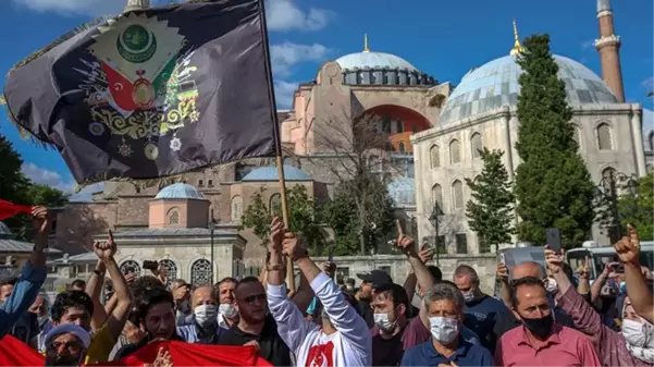 Danıştay'ın kararı Ayasofya Meydanı'nda coşkuyla karşılandı