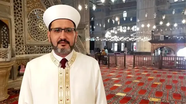 Darbe gecesinde selaları susturmak isteyen kişiye engel olan imam, yaşadıklarını anlattı