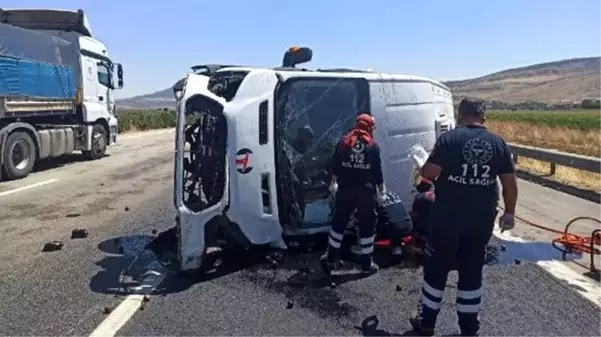 Lastiği patlayan minibüs devrildi: 1 kişi hayatını kaybetti, 1 kişi yaralandı