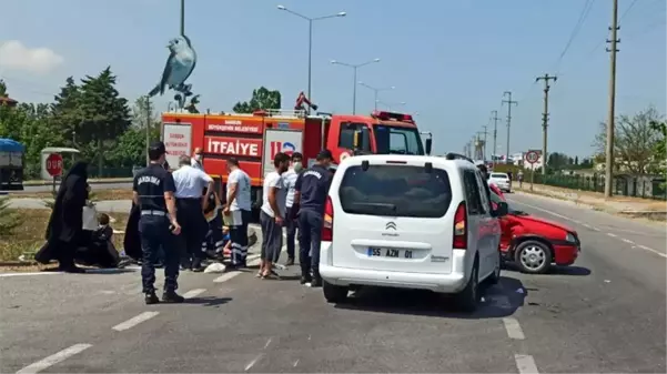 Samsun'da otomobil ile hafif ticari araç çarpıştı: 8 yaralı