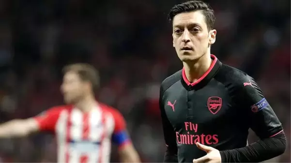 Fenerbahçe, Arsenal'den ayrılması beklenen Mesut Özil için 3 milyon poundluk kiralama teklifi yapacak