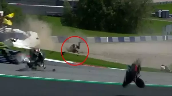 Moto GP'de yaşanan kazada efsane pilot Valentino Rossi, ölümden döndü