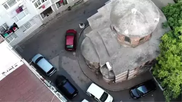 1300 yıllık Tarihi Hirami Ahmed Paşa Cami'nin dış cephesine klima taktılar