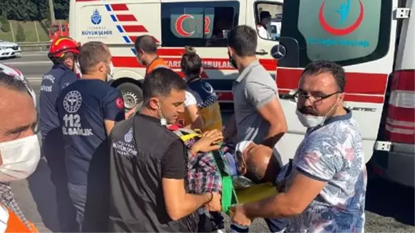 Pendik'te kontrolden çıkan otobüs gişelere çarptı: 24 yaralı