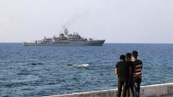 Akdeniz Fırtınası Tatbikatı'na katılan Türk savaş gemileri, Kıbrıs Türk halkını selamladı