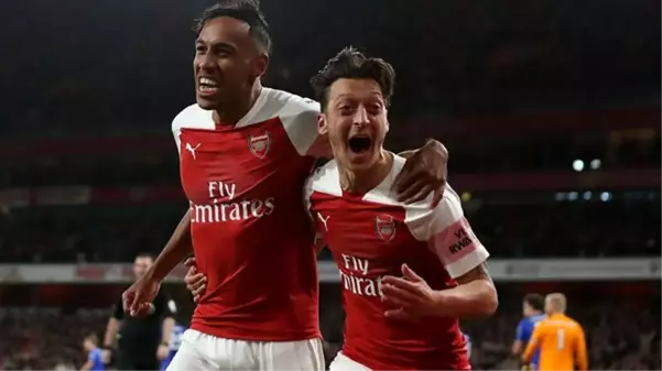 Arsenal, Aubameyang'ın sözleşmesini yeniledi