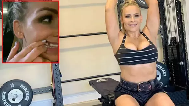 Ünlü dövüşçü Natalya'nın Lacey Evans'la yaptığı maçta dişi kırıldı