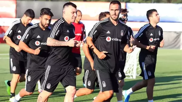 Beşiktaş'tan ayrılıp Betis'e giden Victor Ruiz, performansıyla eleştirilerin odak noktası oldu