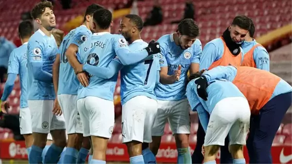 Manchester City, Liverpool'u deplasmanda 18 yıl sonra yenmeyi başardı