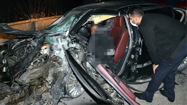 Antalya'da çarpışan iki otomobilden biri dereye uçtu: 6 ölü