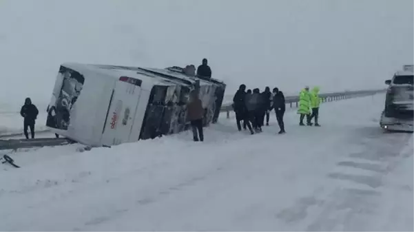 Fatsa Belediyespor'u taşıyan otobüs şarampole yuvarlandı! Şoför yaralandı