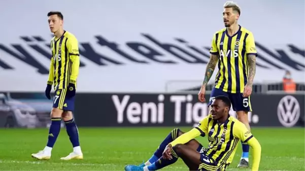 Fenerbahçe, Ülker Stadı'nda konuk ettiği Göztepe'ye mağlup oldu ve zirve yolunda ağır yara aldı