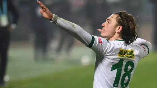 Eintracht Frankfurt ile anlaşan Ali Akman'ın Bursaspor ile olan sözleşmesi feshedildi