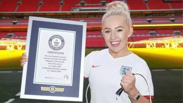 Futbolcu ve spor sunucusu Liv Cooke, Guinness Rekorlar Kitabı'na girdi