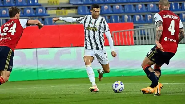 Juventus'ta Ronaldo'nun Cagliari maçında yaptığı faul geceye damga vurdu