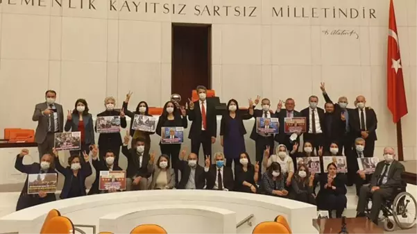 Milletvekilliği düşürülen HDP'li Gergerlioğlu, 5 saatlik beklemenin ardından TBMM Genel Kurul salonundan ayrıldı