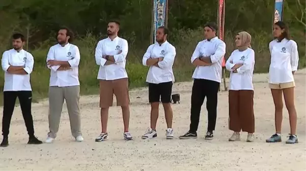 Survivor 2021'de MasterChef rüzgarı! Dokunulmazlığı kazanan yarışmacılar için özel yemek yaptılar