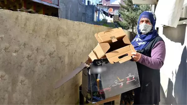 Elini öpüp helallik istedikleri kadını tencere seti satma bahanesiyle dolandırdılar