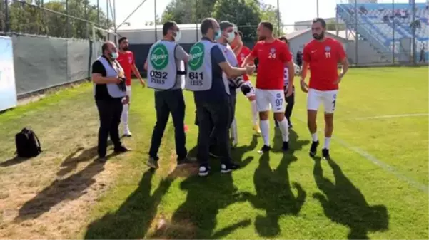 Ankara'da skandal görüntüler! Futbolcular maçı bırakıp basın mensuplarına saldırdı