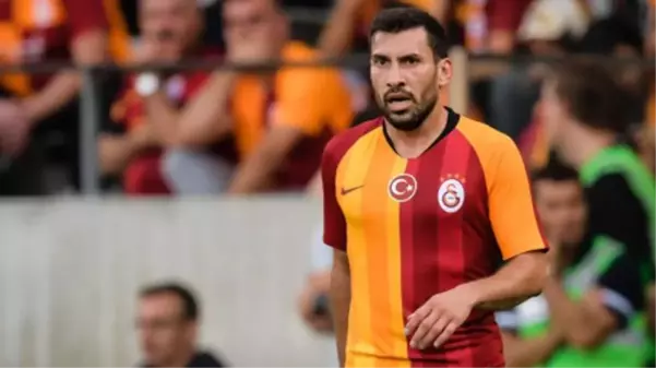 Galatasaray'a veda eden Şener Özbayraklı, Başakşehir'le 2 yıllık sözleşme imzaladı