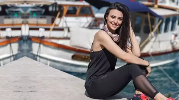 Tatil sezonunu Fethiye'de açan Tuvana Türkay'dan iddialı poz