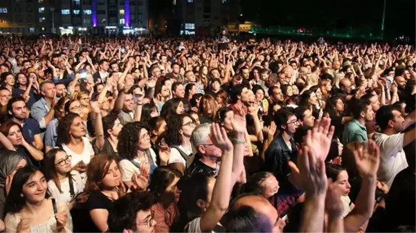 İşte normalleşmenin en dikkat çeken detayı! Konser ve festivaller geri dönüyor