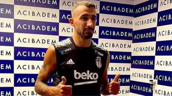 Tecrübeli futbolcu Mehmet Topal, Beşiktaş'a imza attı