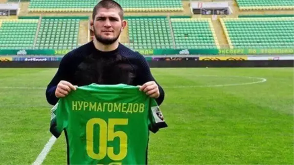 Şampiyon dövüşçü Khabib Nurmagomedov, profesyonel futbolcu oldu