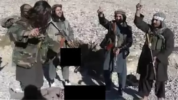 Taliban'ın infazı tüyler ürpertti! Askerin başını kesip kutlama yaptılar