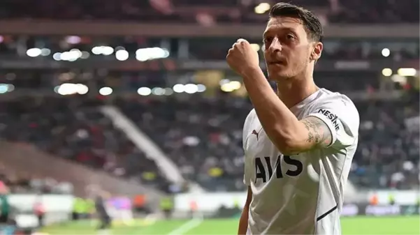 Olympiakos maçı öncesi Fenerbahçe'ye kötü haber! Mesut Özil'in karşılaşmada forma giymesi çok zor