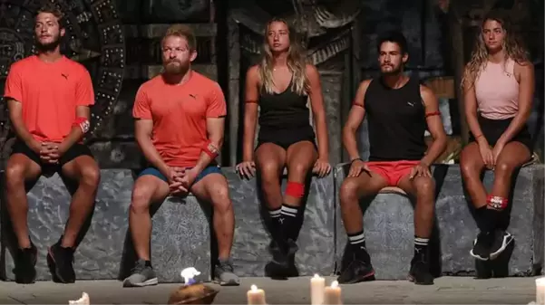 Survivor 2021 yarışmacıları Aleyna Çalışkan ile Batuhan Karacakaya sarmaş dolaş görüntülendi