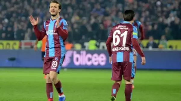 Trabzonspor'da bir dönemin parlayan yıldızı takımdan ayrılıyor, Abdulkadir arkadaşlarına veda etti!