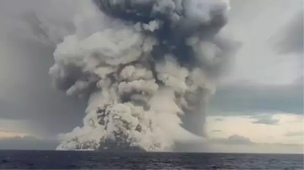 Tonga'daki yanardağ patlamasının ardından Japonya'da tsunami alarmı! Dalga boyu 3 metreyi bulacak