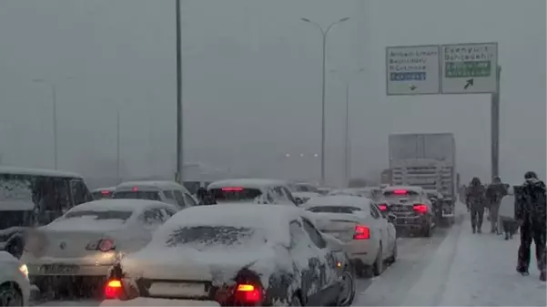 Son Dakika: Kar megakenti esir aldı! İstanbul'a girişler durduruldu