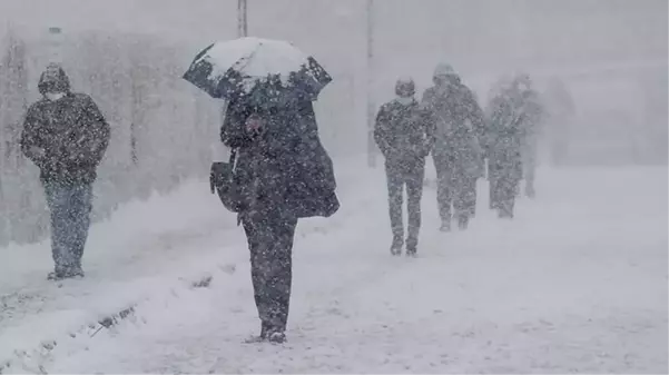 Kar erimeden yeniden bastıracak! Meteoroloji İstanbul için iki ayrı tarih verdi