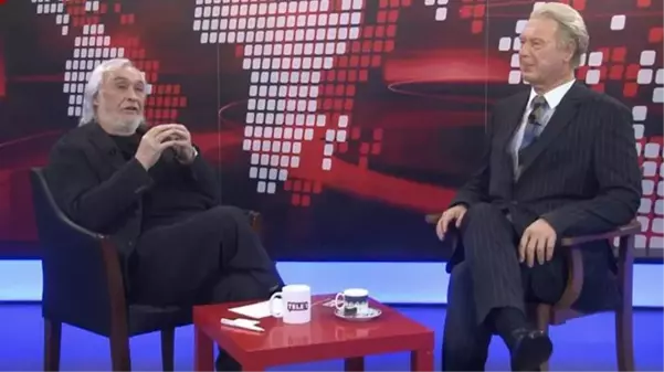 Televizyon ekranlarında görülmemiş olay! Uğur Dündar'ın yayın yasağını bal mumu heykeliyle protesto ettiler