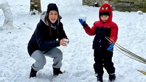 Şarkıcı Nadide Sultan, gözlerden uzak büyüttüğü oğluyla karın keyfini çıkardı