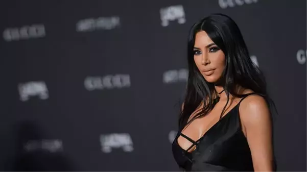 Kim Kardashian bir türlü durulmuyor! Soyunma odasından iç çamaşırlı paylaşım yaptı