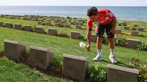 Cumhurbaşkanlığı Bisiklet Turu'nun Çanakkale etabını kazanan Avustralyalı sporcu, atalarının mezarını ziyaret etti