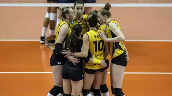 Son Dakika: Kupa Voley finalinde VakıfBank, Fenerbahçe Opet'i 3-2 mağlup ederek şampiyon oldu