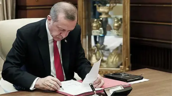 Cumhurbaşkanı Erdoğan'ın imzasıyla Resmi Gazete'de! Çok sayıda bakanlıkta görevden alma ve atamalar var